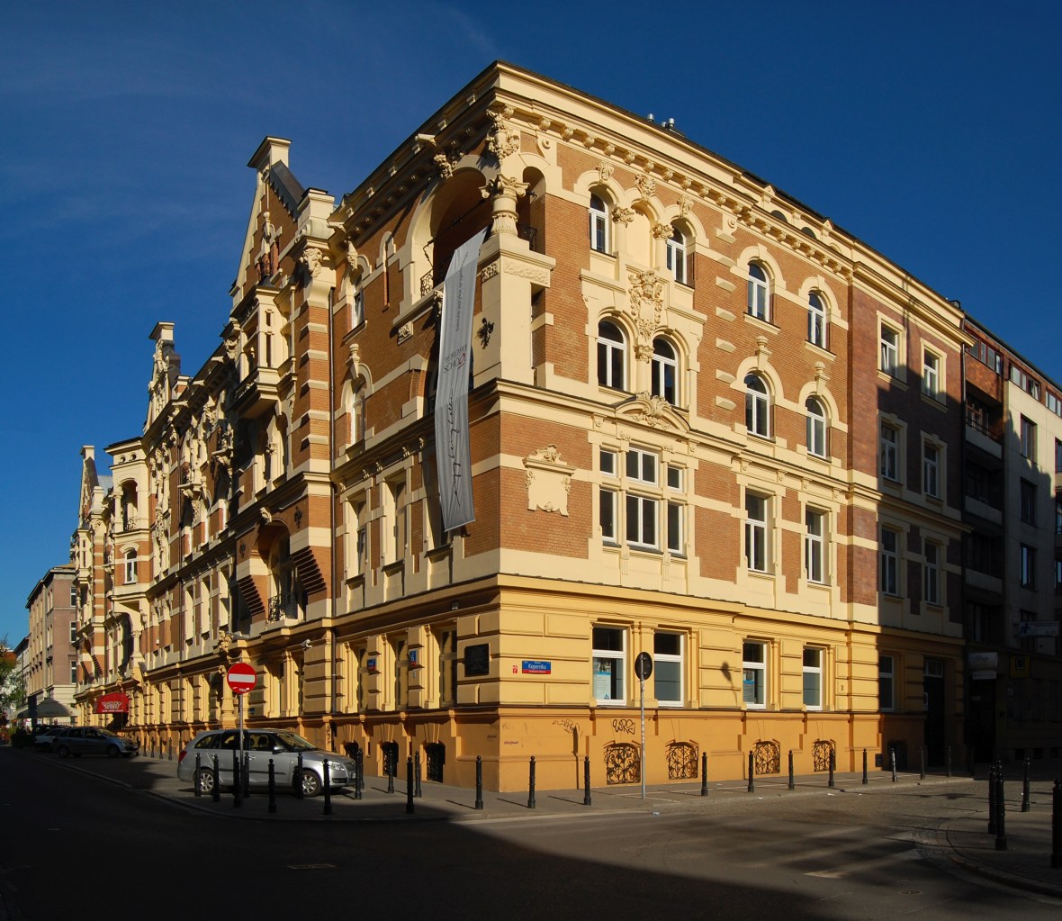 Warszawa_kamienica_przy_ul._Foksal_2010